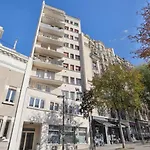 Cosy And Renovated Studio In Heart Of Paris Xvieme