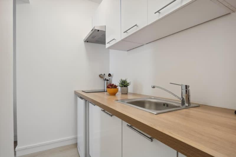 Cosy And Renovated In Heart Of Xvieme *